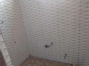1bdrm Room & Parlour in Survivorestates, School Junction for rent