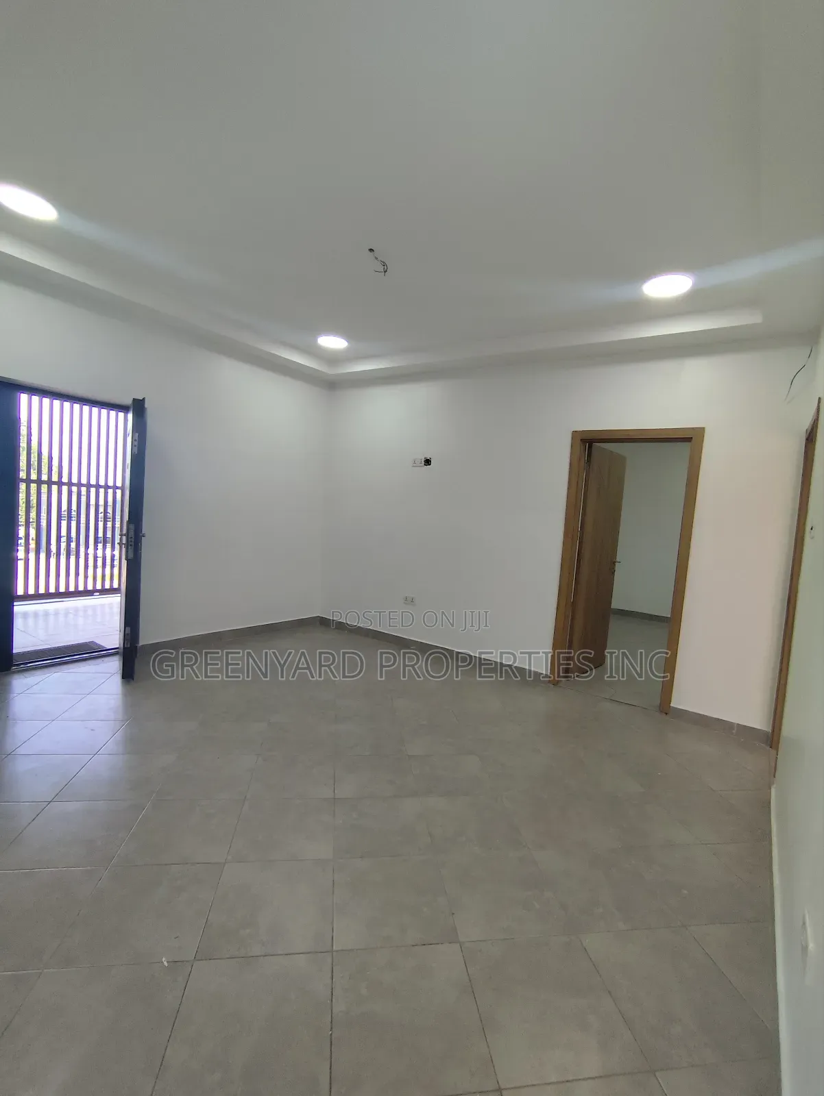 2bdrm Apartment in Flyover, East Legon for rent
