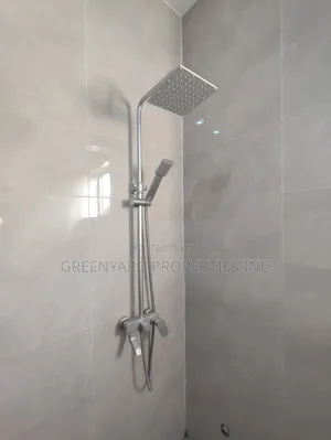 2bdrm Apartment in Flyover, East Legon for rent