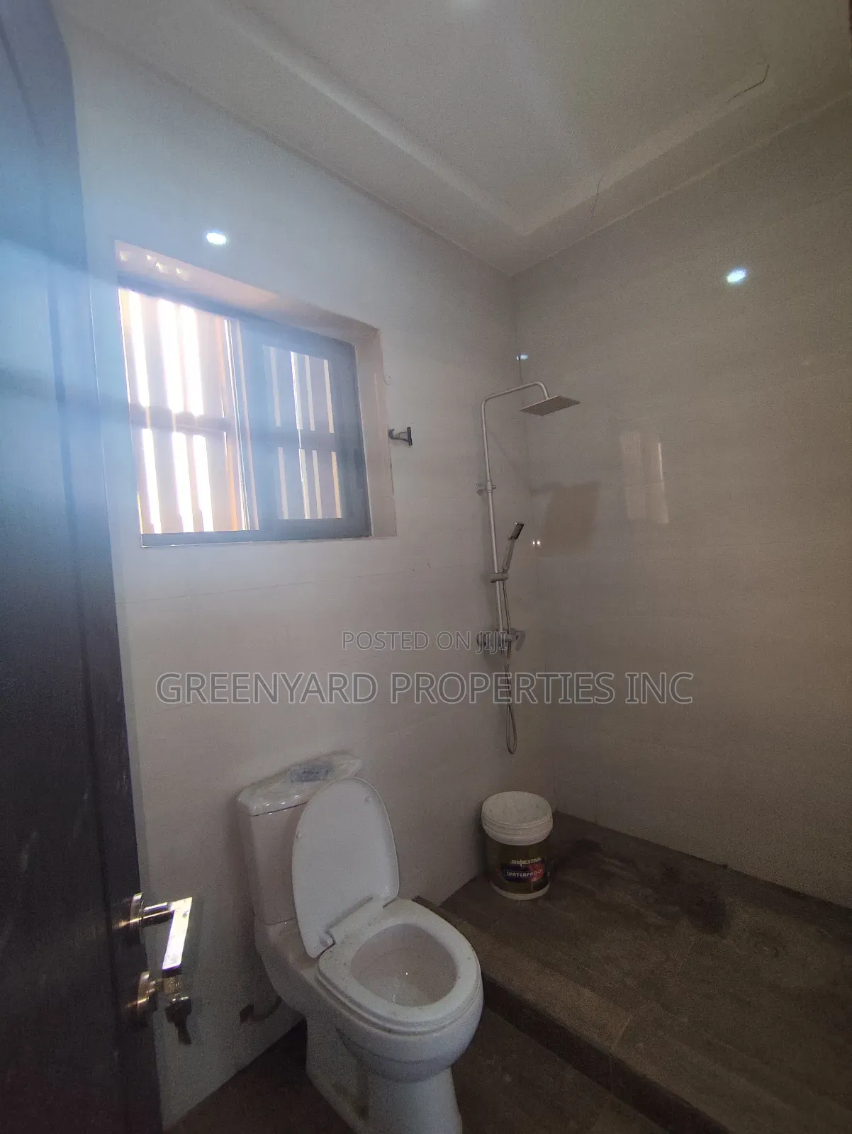 2bdrm Apartment in Flyover, East Legon for rent