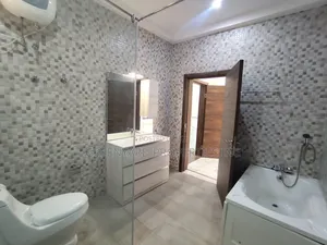 5bdrm House in American House, East Legon for sale