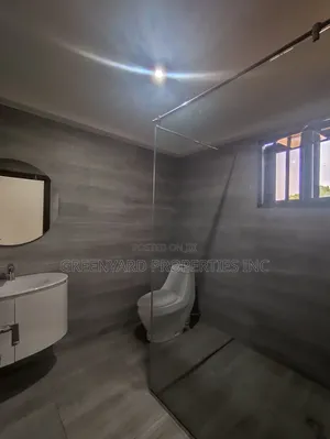 5bdrm House in American House, East Legon for sale