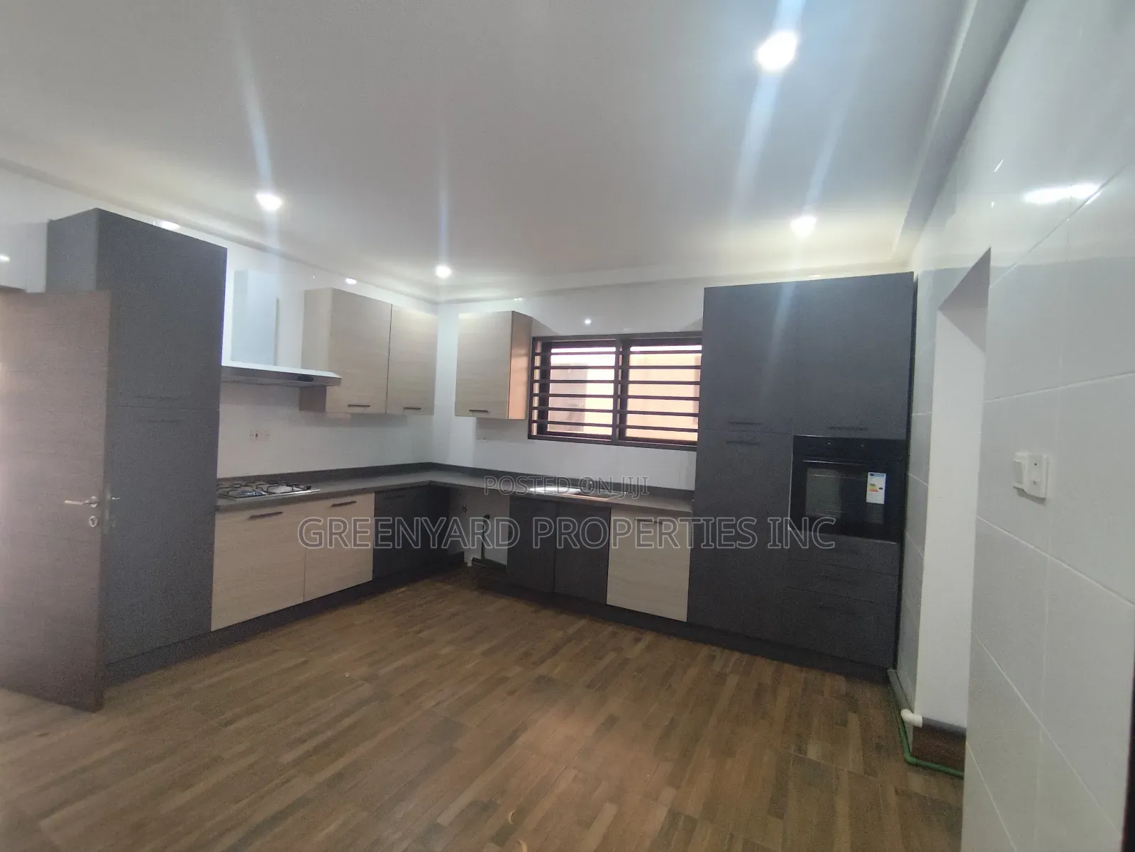 5bdrm House in American House, East Legon for sale