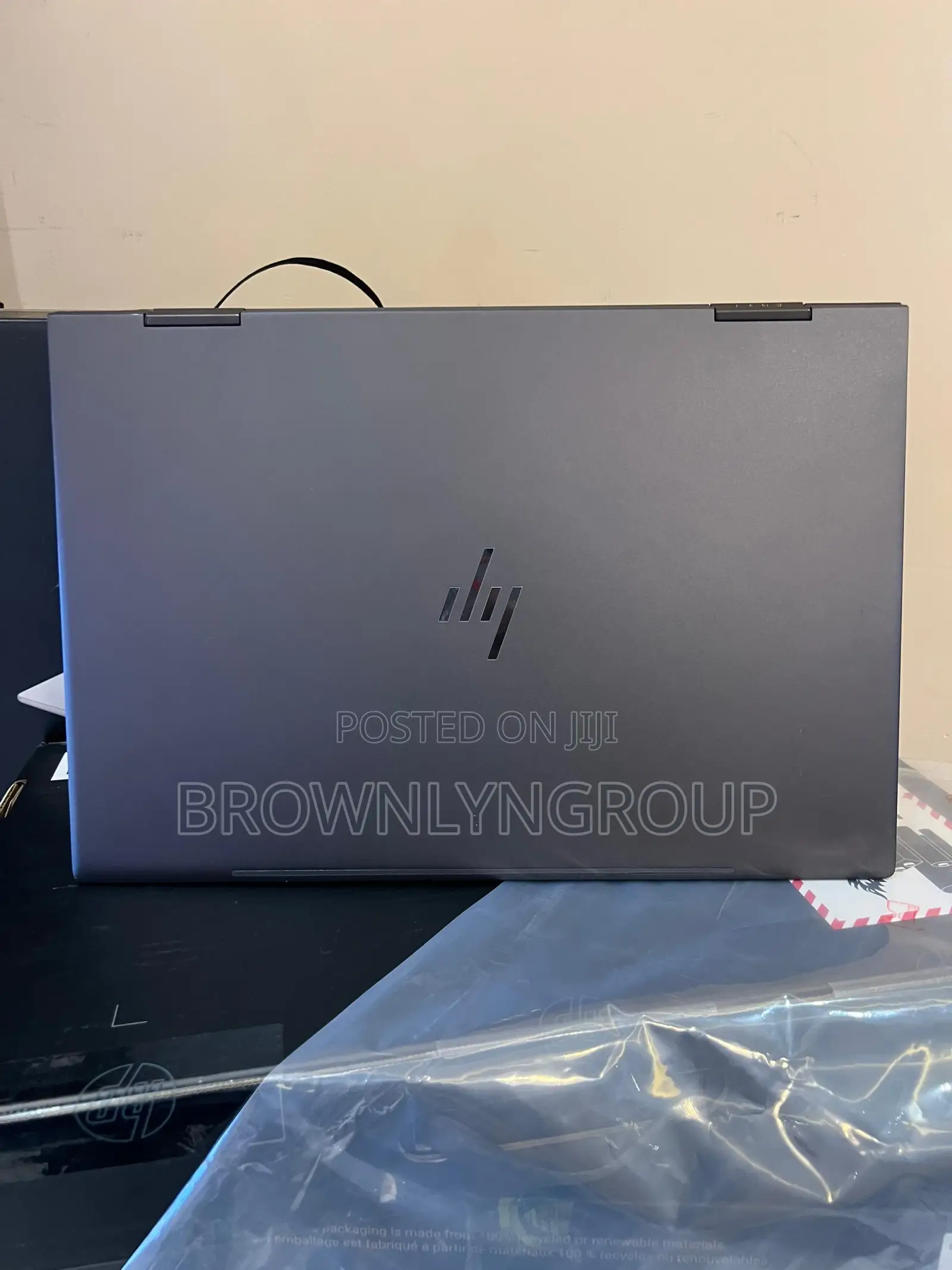 New Laptop HP Envy 15 12GB AMD Ryzen 5 SSD 256GB