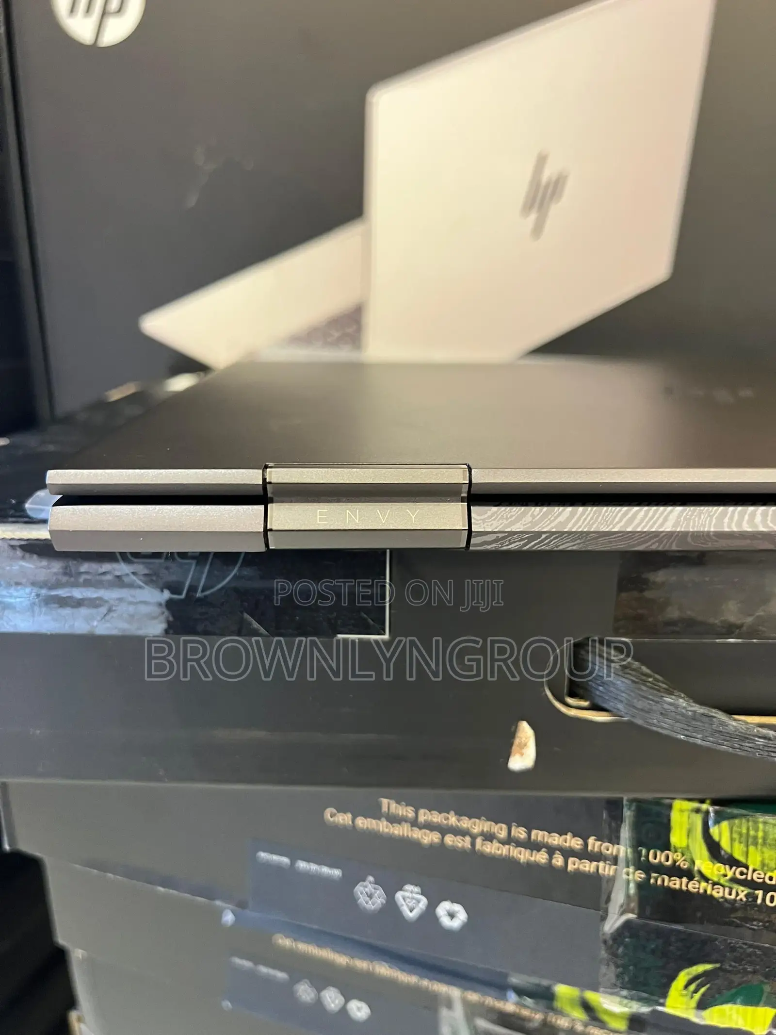 New Laptop HP Envy 15 12GB AMD Ryzen 5 SSD 256GB