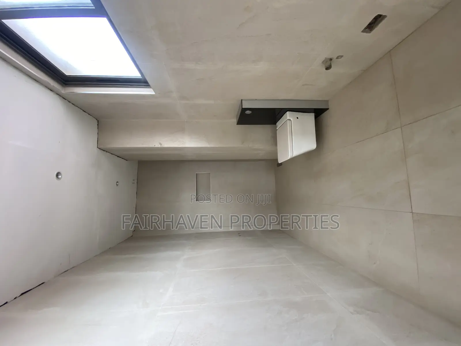 1bdrm Penthouse in Pokuase, Achimota for rent
