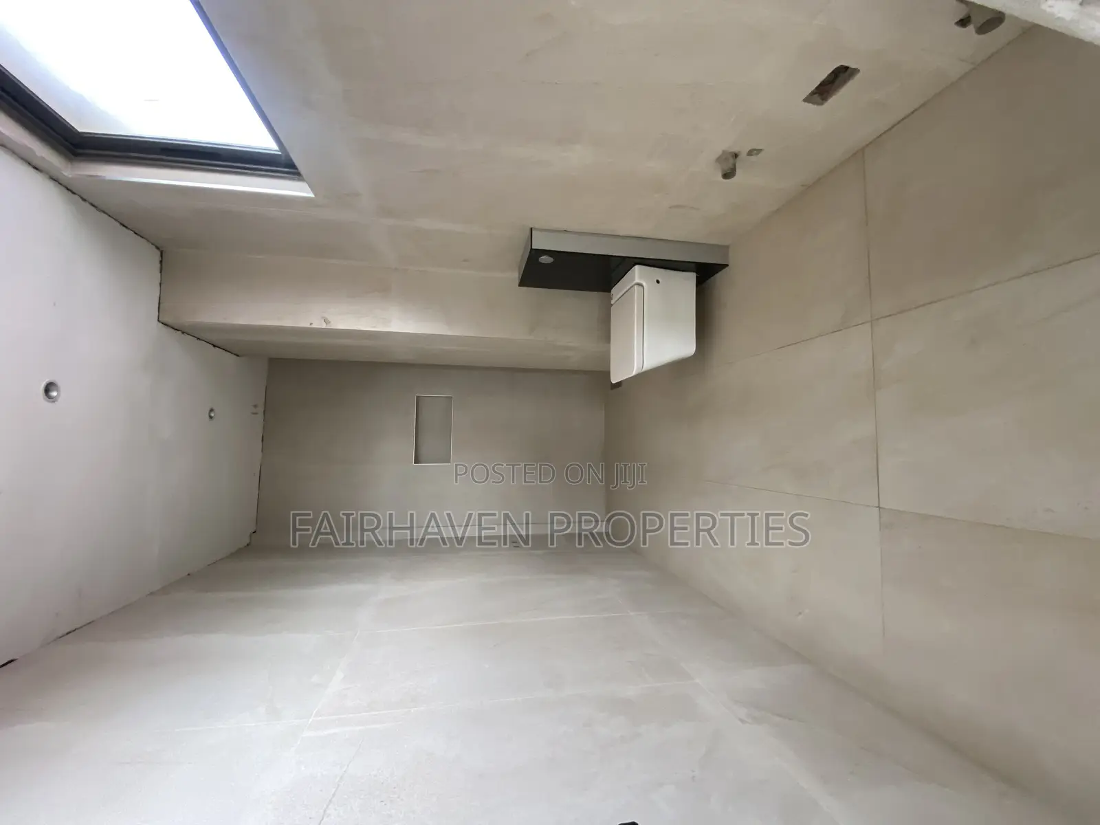 1bdrm Penthouse in Pokuase, Achimota for rent