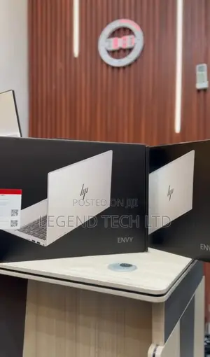 New Laptop HP Envy 15-ep0xxx 8GB Intel Core i5 SSD 512GB