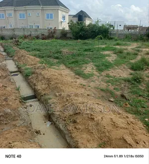 Half Plots, At Lashibi, Emef