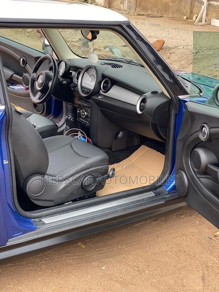 Mini Cooper 2014 Blue