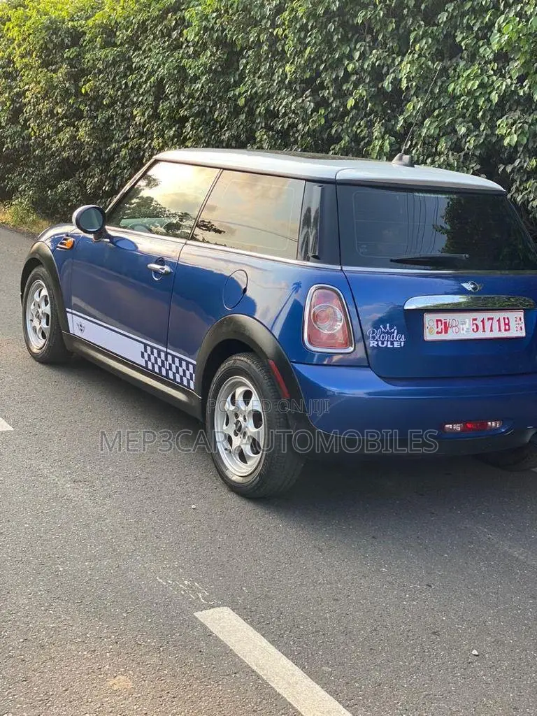 Mini Cooper 2014 Blue
