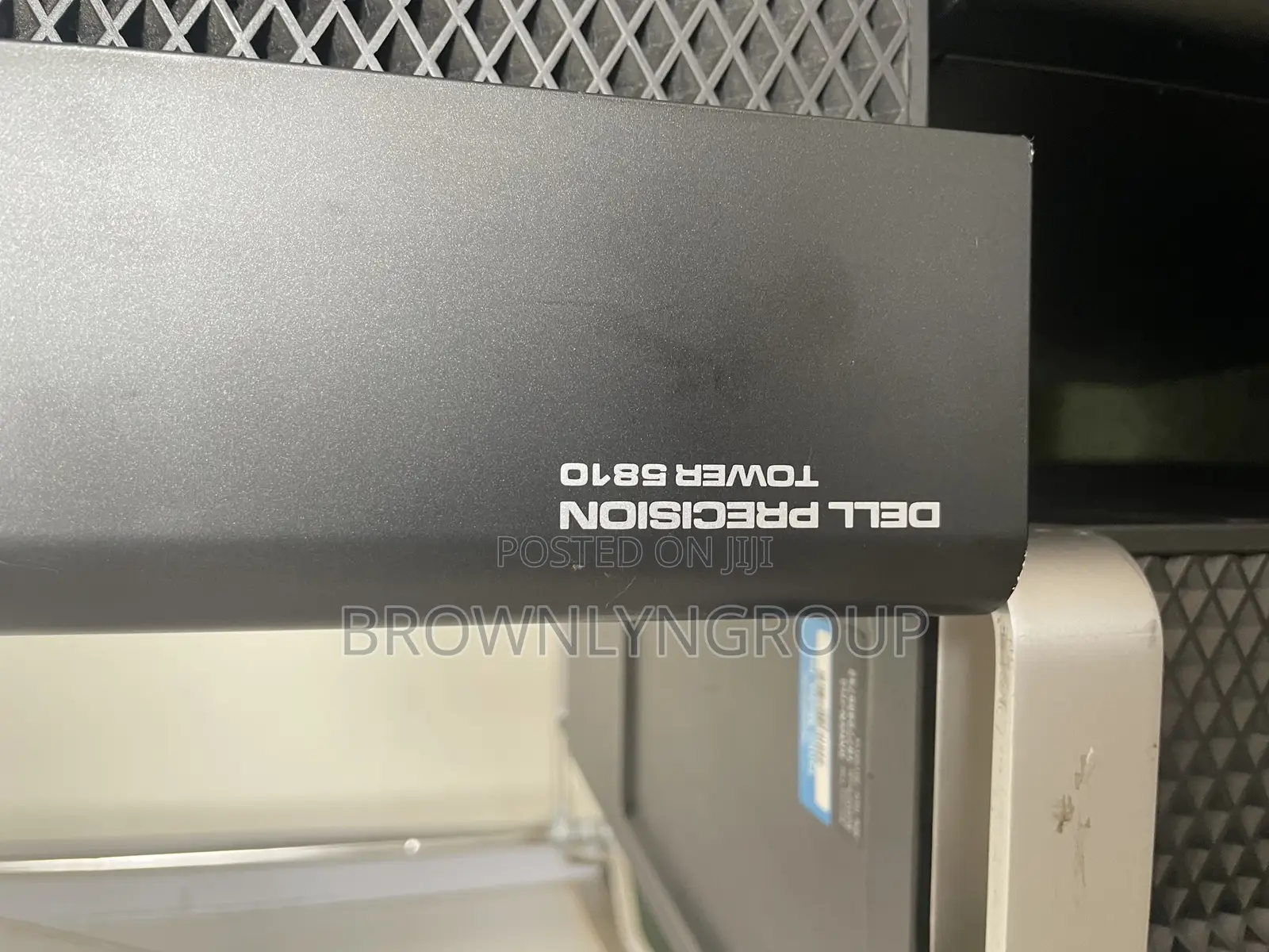Server 24GB Intel Xeon HDD+SSD 2T