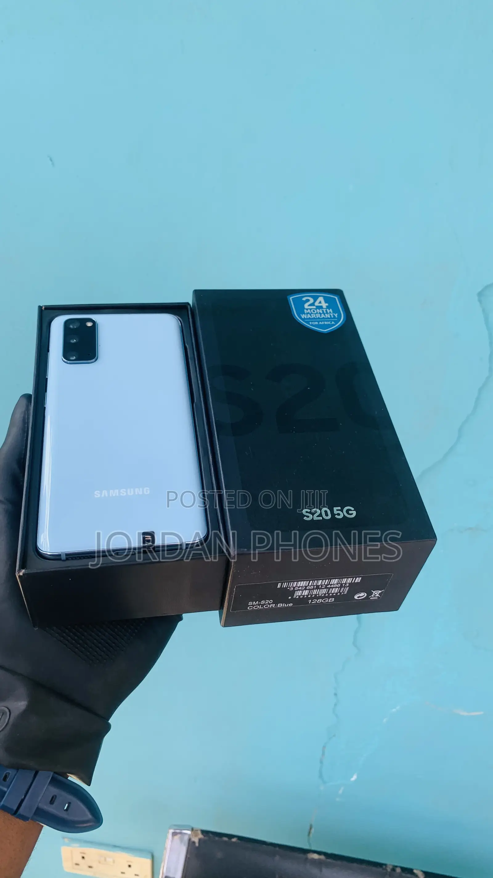 New Samsung Galaxy S20 128 GB Blue