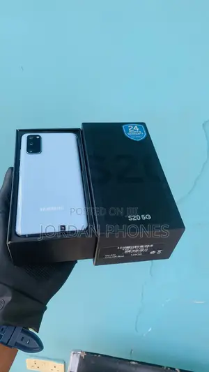New Samsung Galaxy S20 128 GB Blue
