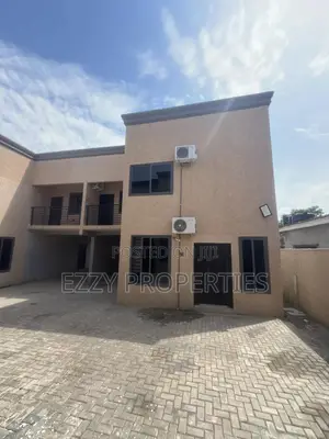 Photo - 3bdrm Townhouse / Terrace in Lakeside, Ashaley Botwe for rent