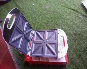 Get Decakila Compact Design Sandwich Maker Machine