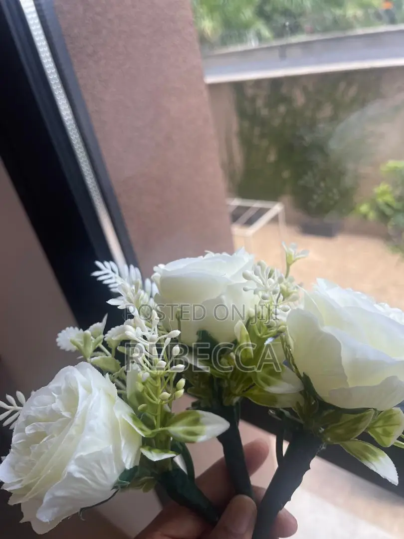Wedding Bouquet Boutouniers