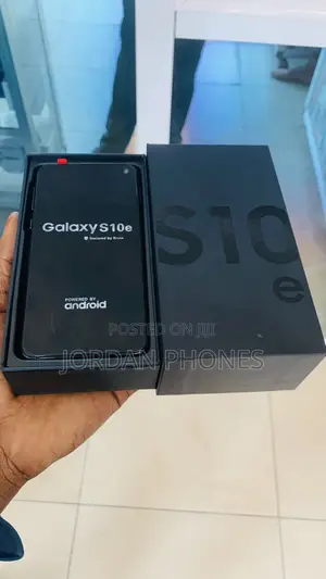 New Samsung Galaxy S10e 128 GB Black