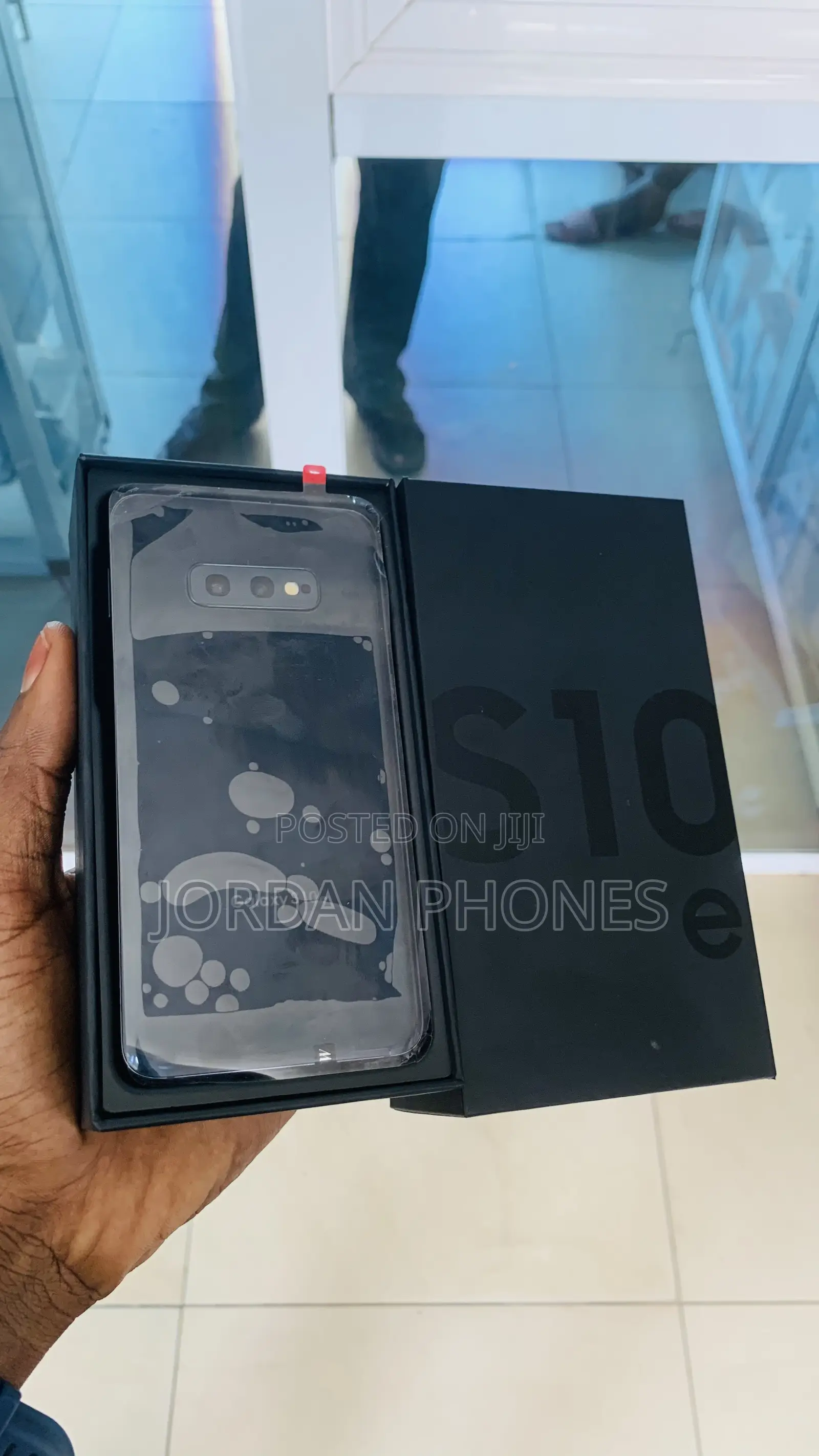 New Samsung Galaxy S10e 128 GB Black