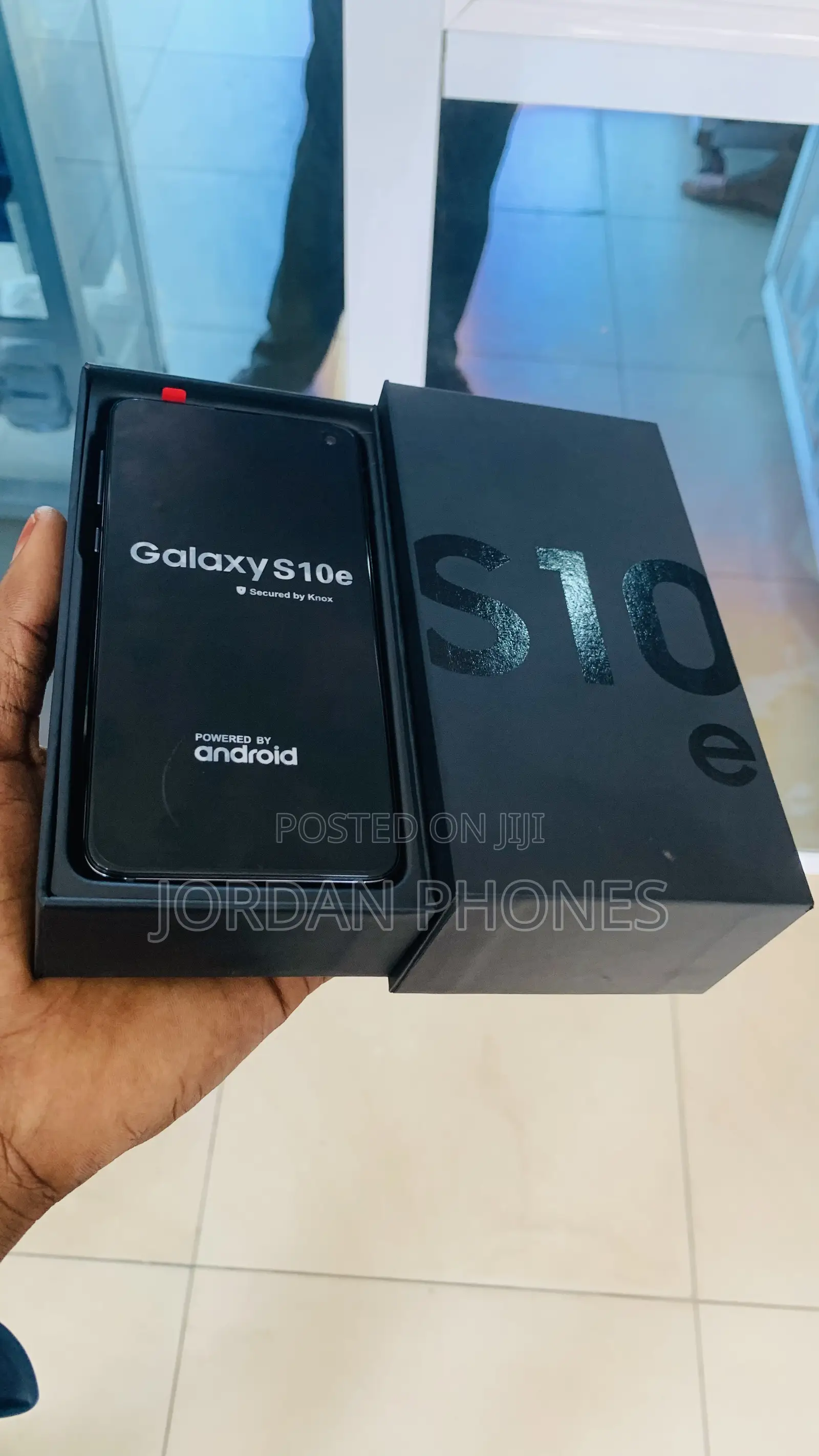 New Samsung Galaxy S10e 128 GB Black