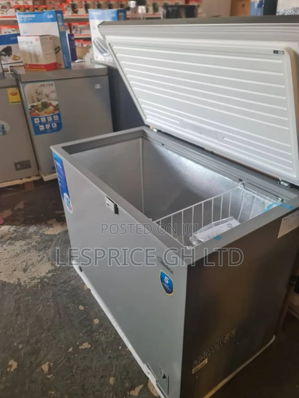 Midea 294l Freezer: Lockable Lid for Safety!