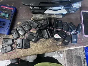 Toyota Vitz Original Keys