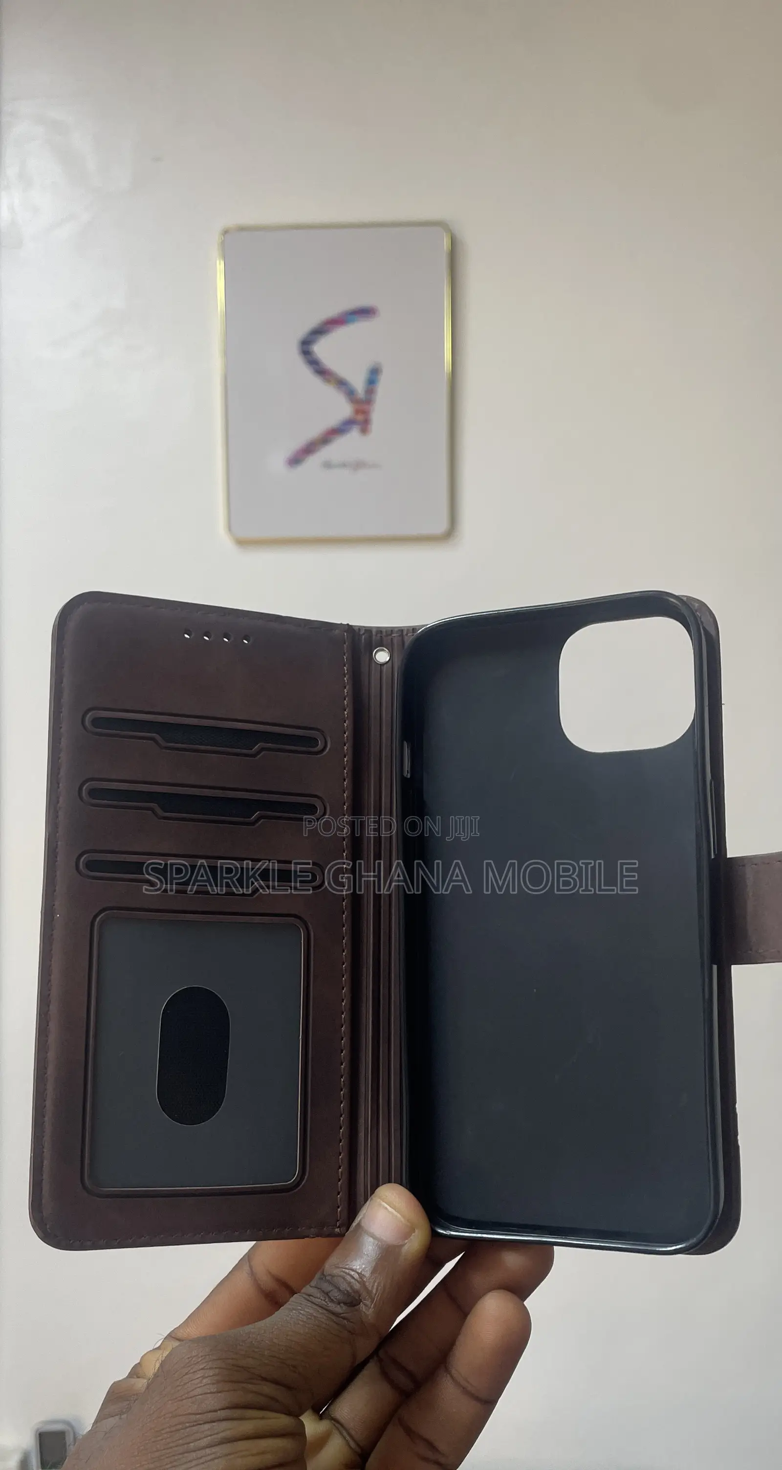 iPhone 13 Brown Smile Case