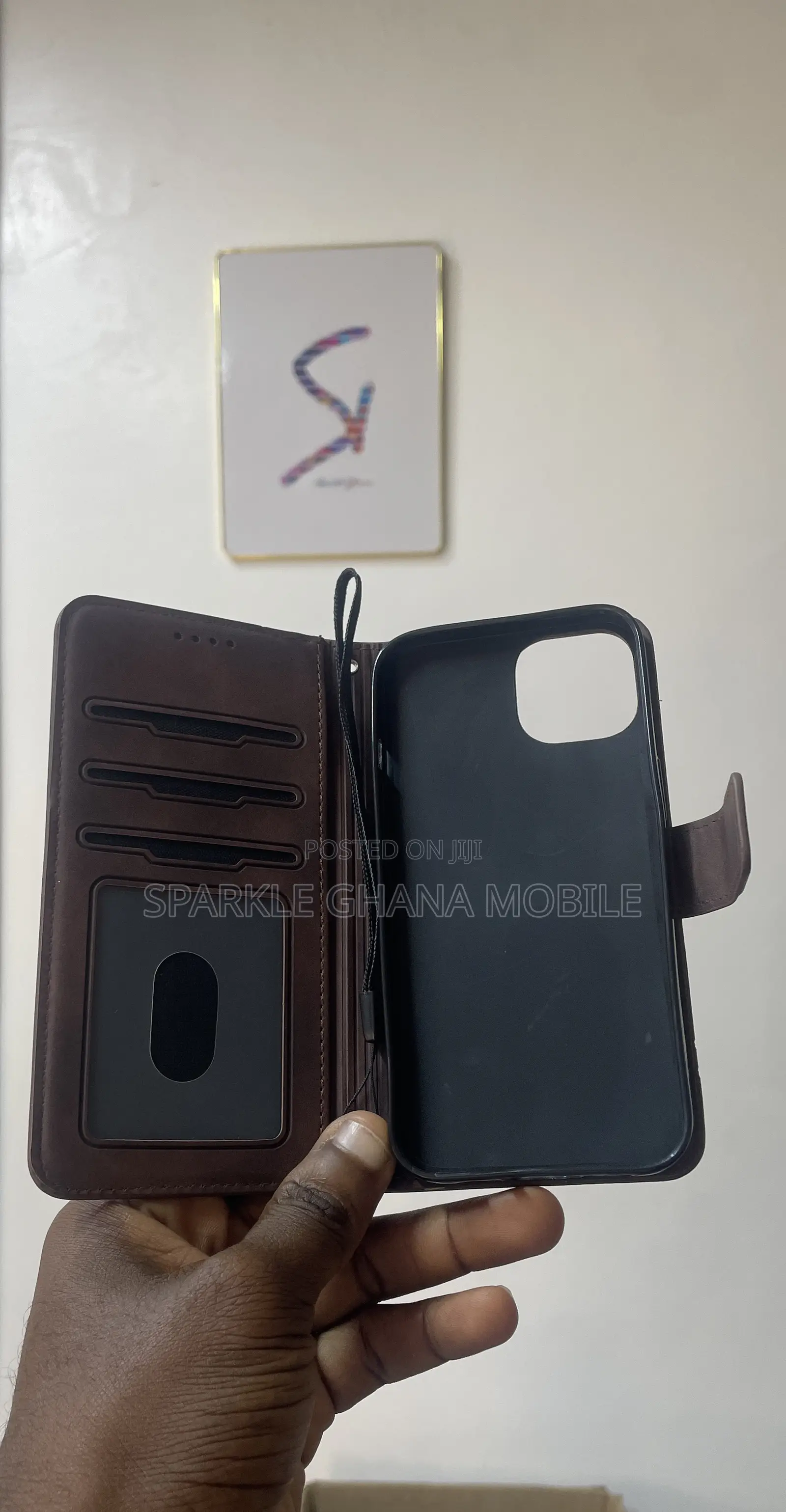 iPhone 13 Brown Smile Case