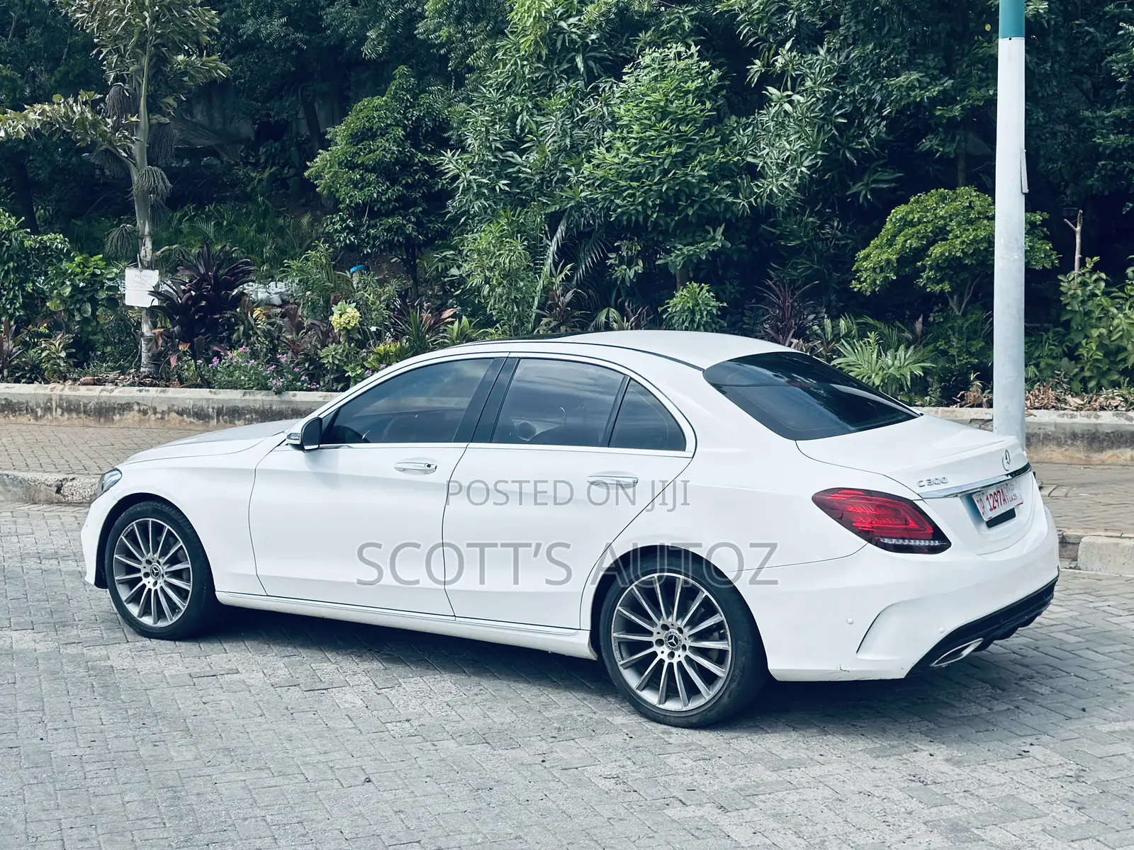 Mercedes-Benz C300 Base 4Matic Sedan AWD (2.0L 4cyl 7A) 2017 White