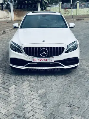 Mercedes-Benz C300 Base 4Matic Sedan AWD (2.0L 4cyl 7A) 2017 White