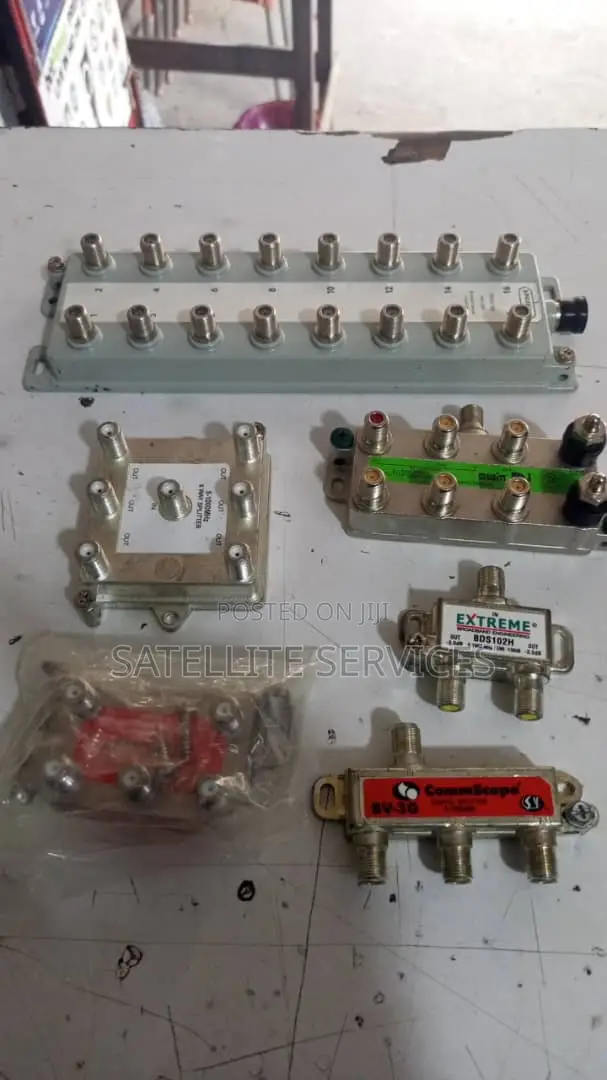 Signal Amplifier and Splitter