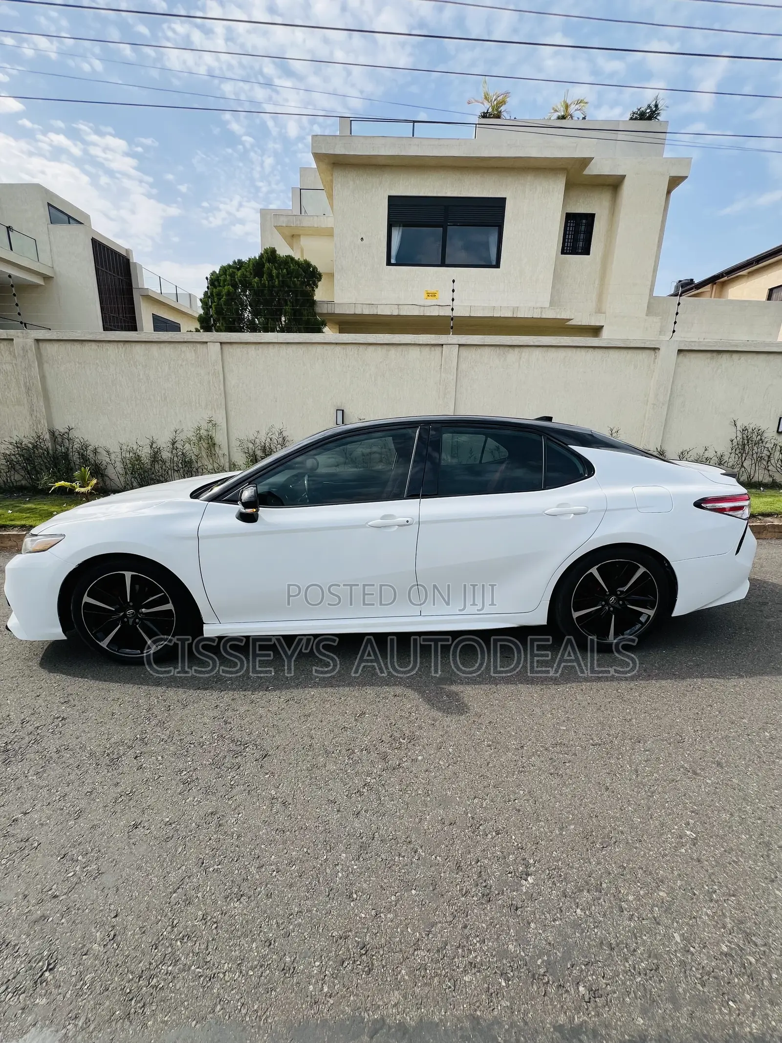 Toyota Camry XSE FWD 2020 White