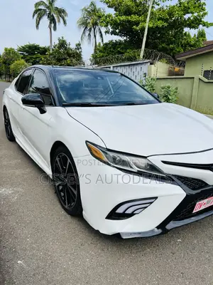 Toyota Camry XSE FWD 2020 White
