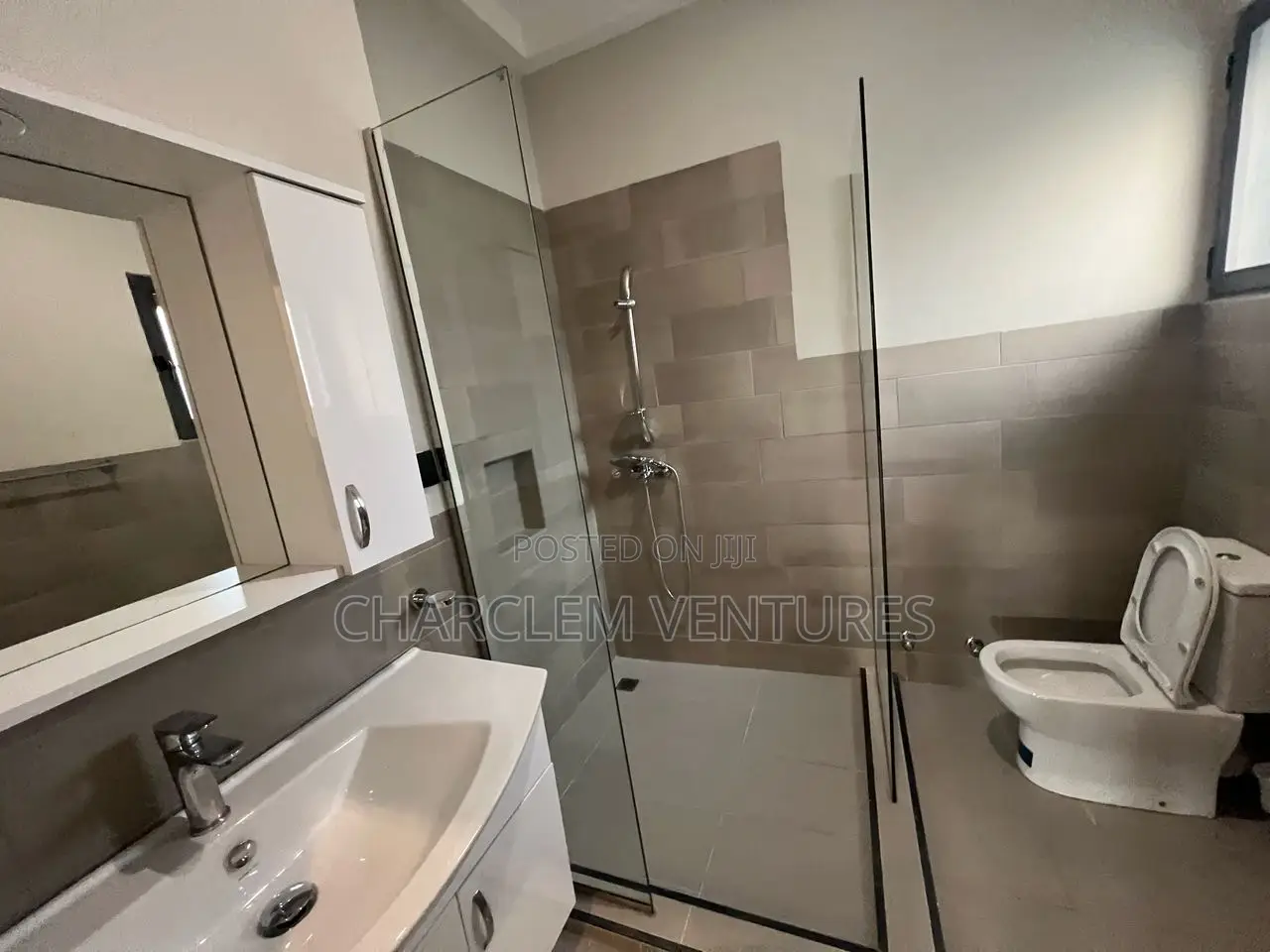 3bdrm Townhouse/Terrace in Charclem Ventures, Tema Metropolitan