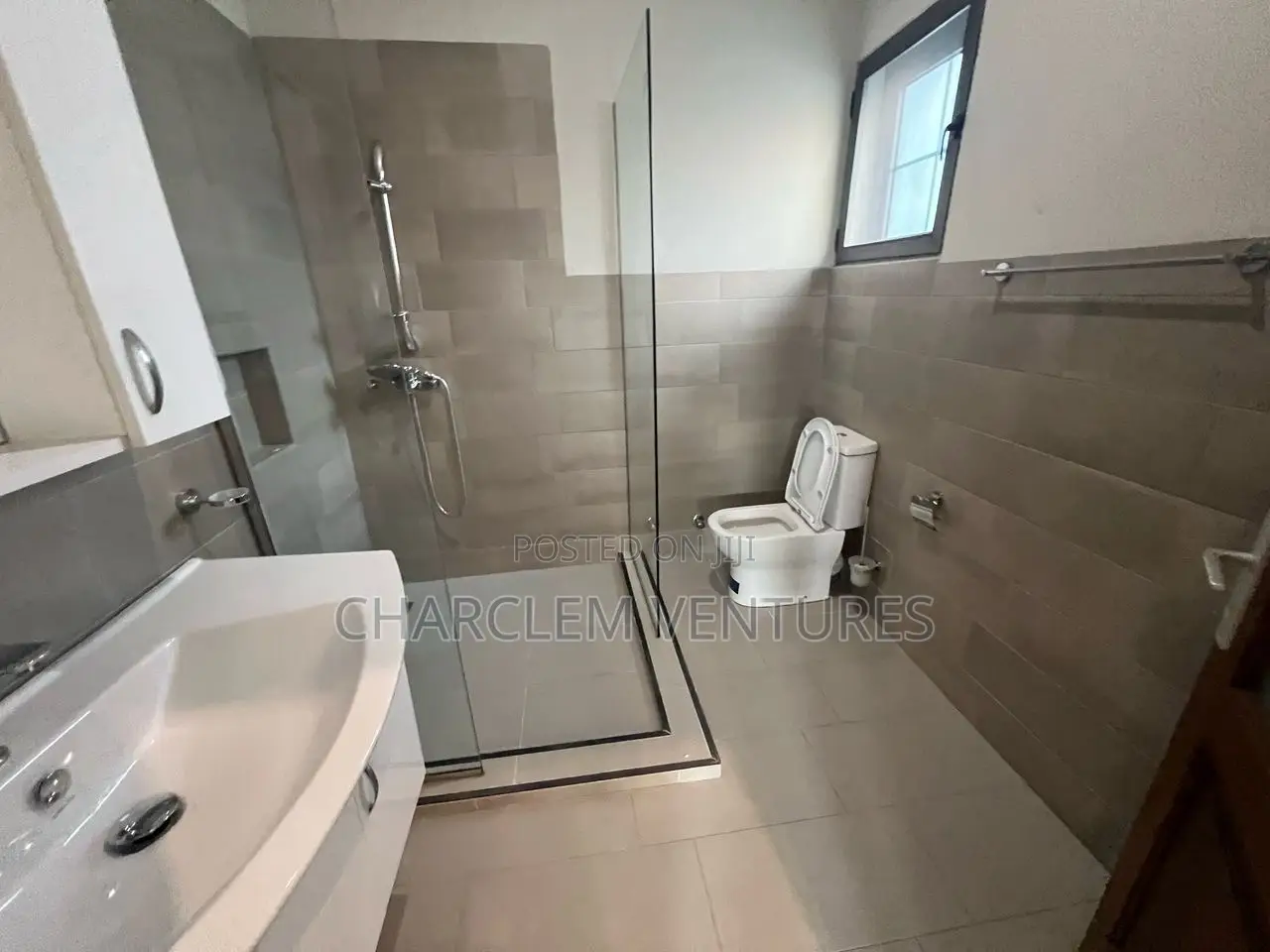 3bdrm Townhouse/Terrace in Charclem Ventures, Tema Metropolitan