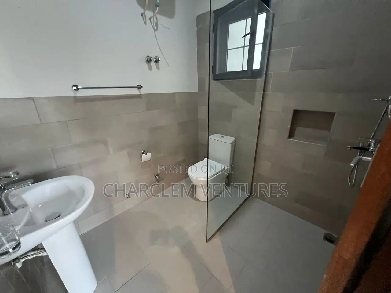 3bdrm Townhouse/Terrace in Charclem Ventures, Tema Metropolitan