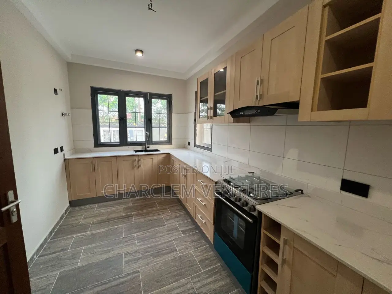 3bdrm Townhouse/Terrace in Charclem Ventures, Tema Metropolitan
