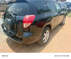Photo - Toyota RAV4 2011 Black