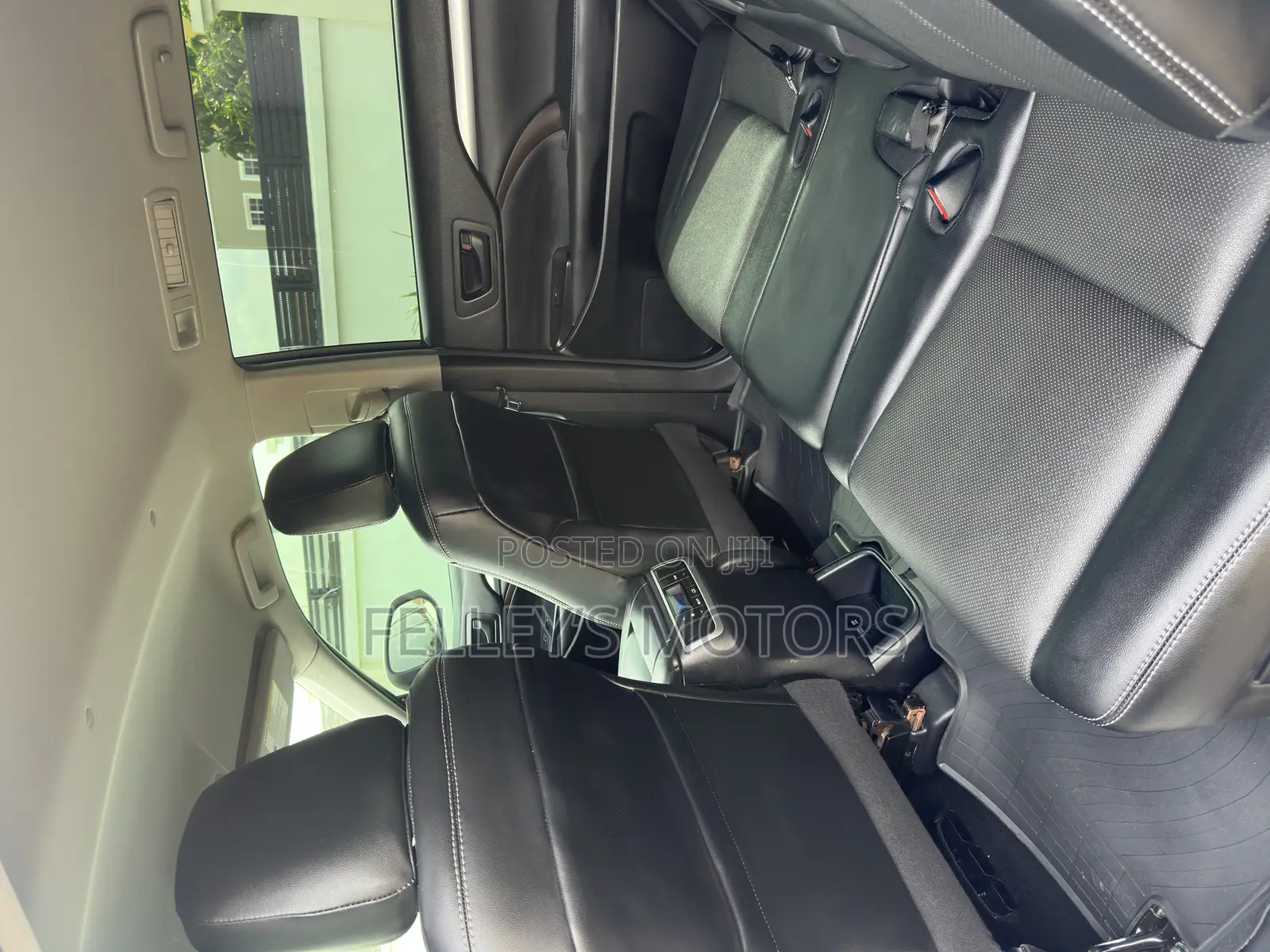 Toyota Highlander LE 4x2 (2.7L 4cyl 6A) 2018 White