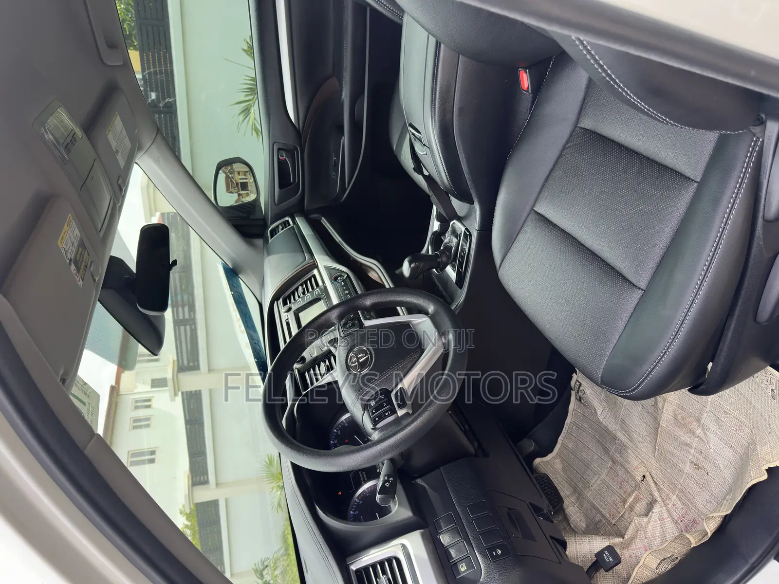 Toyota Highlander LE 4x2 (2.7L 4cyl 6A) 2018 White