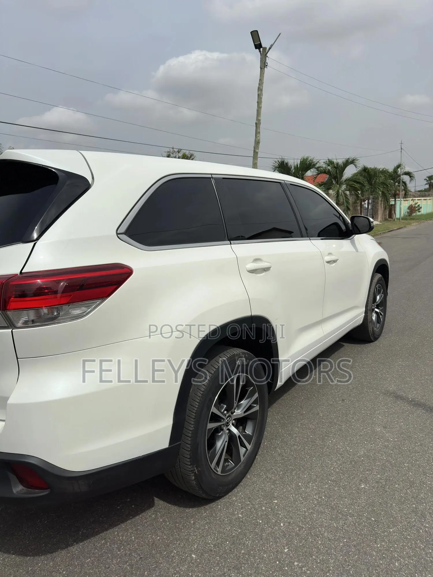 Toyota Highlander LE 4x2 (2.7L 4cyl 6A) 2018 White