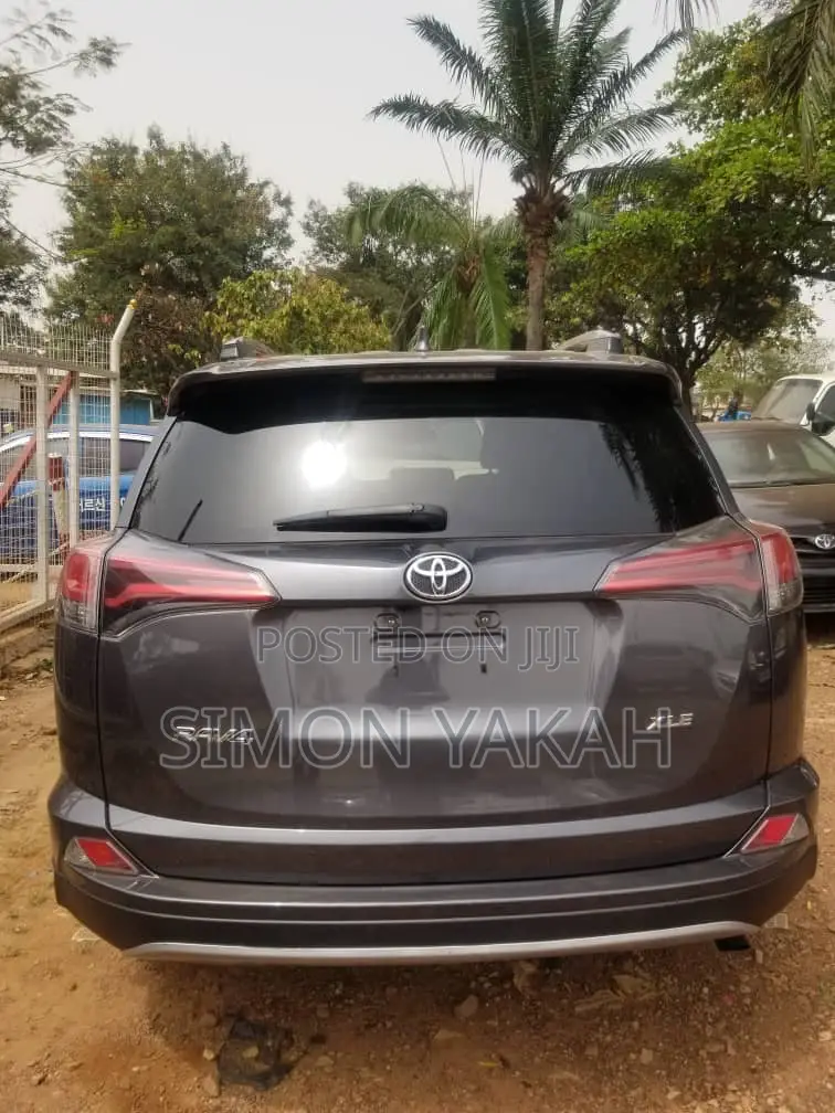 Toyota RAV4 XLE Premium AWD 2019 Gray