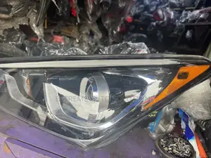 Hyundai Santafe 2018 Headlight