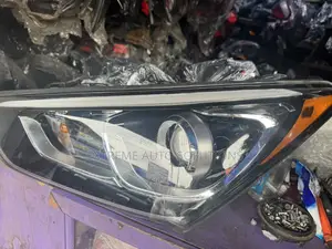 Hyundai Santafe 2018 Headlight