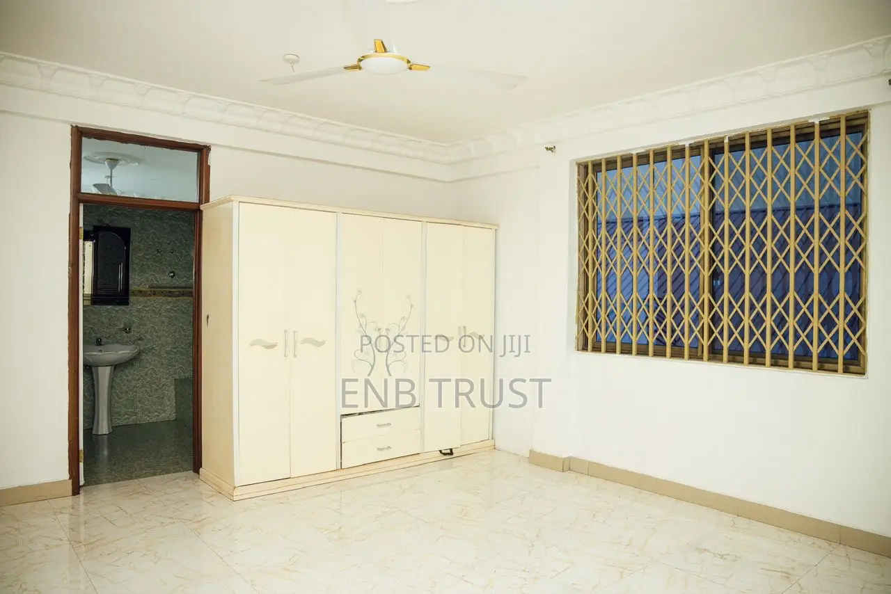 9bdrm House in Kwabenya, Ga East Municipal for sale