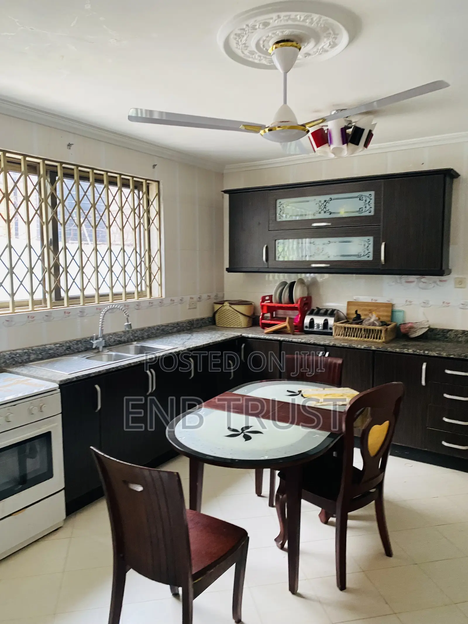 9bdrm House in Kwabenya, Ga East Municipal for sale