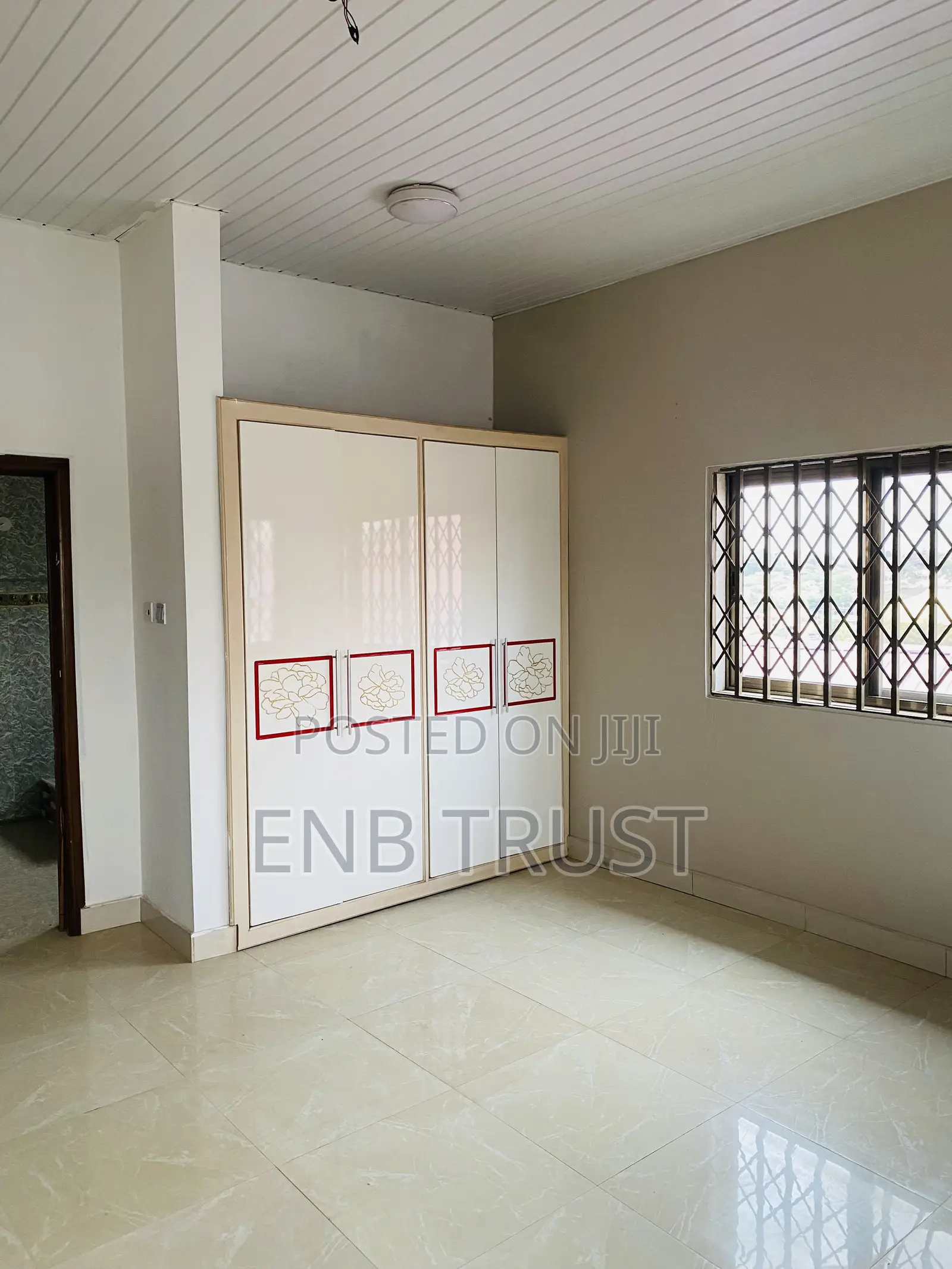 9bdrm House in Kwabenya, Ga East Municipal for sale