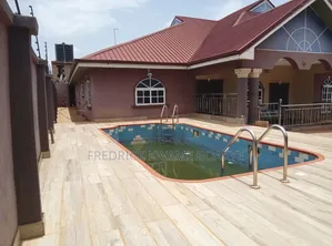 7bdrm House in 7 Bedrooms House For, Kumasi Metropolitan for sale