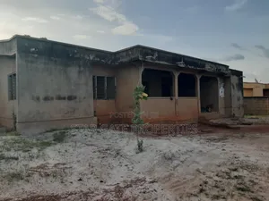 5bdrm House in Brofoyeduru Adumasa, Kumasi Metropolitan for sale