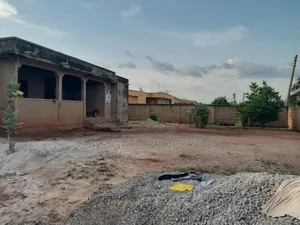 5bdrm House in Brofoyeduru Adumasa, Kumasi Metropolitan for sale